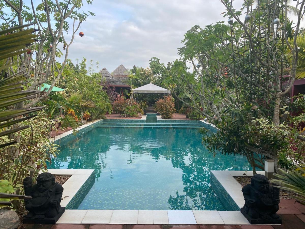 Taman Indah Resort Tamanredjo Ngoại thất bức ảnh
