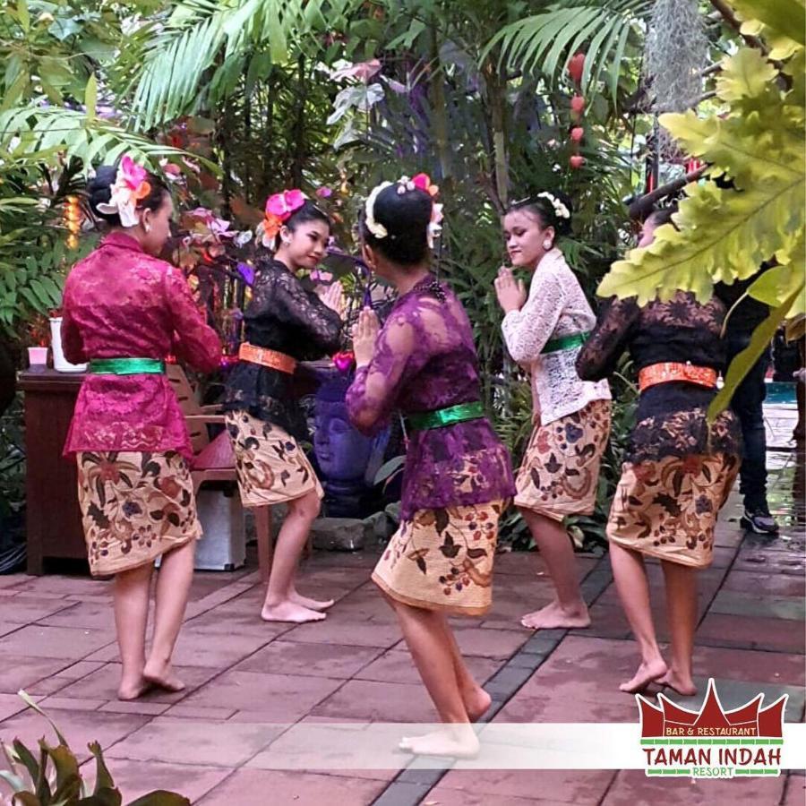 Taman Indah Resort Tamanredjo Ngoại thất bức ảnh