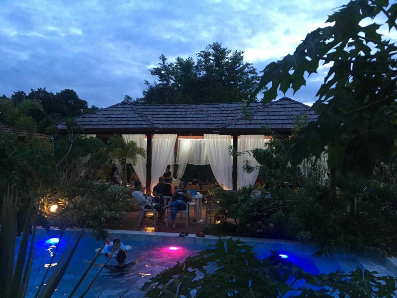 Taman Indah Resort Tamanredjo Ngoại thất bức ảnh