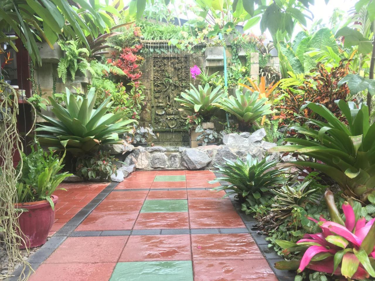 Taman Indah Resort Tamanredjo Ngoại thất bức ảnh